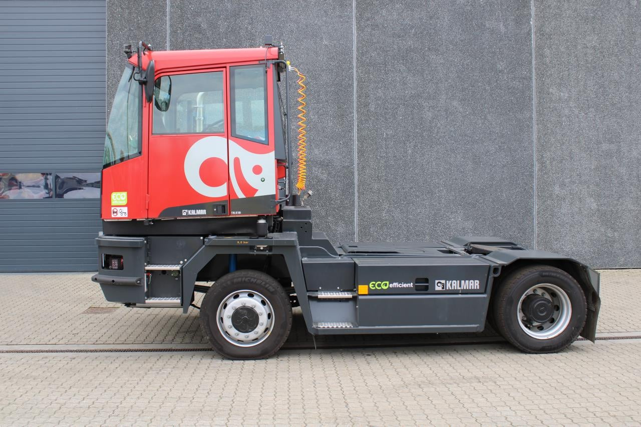 Kalmar TRL618I 4X4 - جرار المحطة: صورة 1 Kalmar TRL618I 4X4 - جرار المحطة: صورة 1
