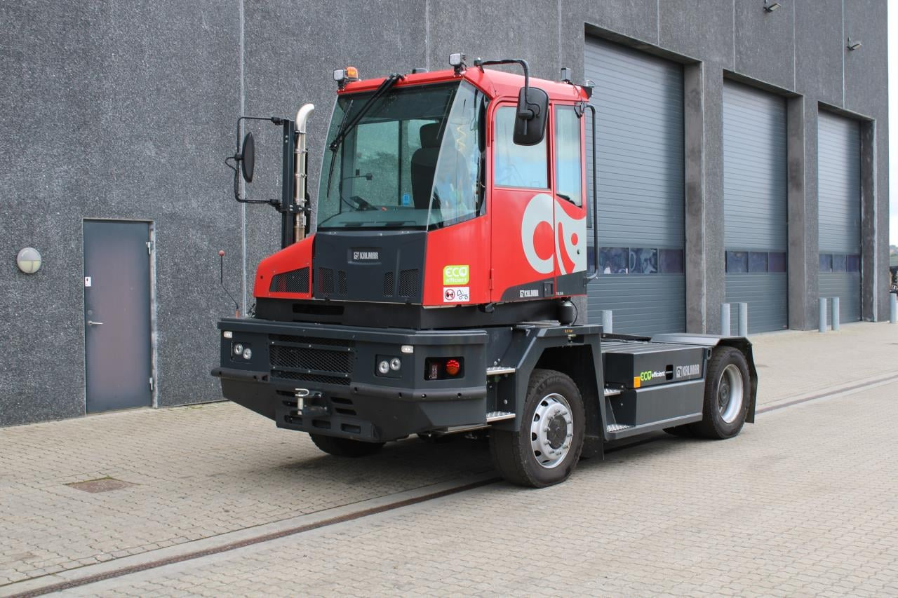 Kalmar TRL618I 4X4 - جرار المحطة: صورة 2 Kalmar TRL618I 4X4 - جرار المحطة: صورة 2