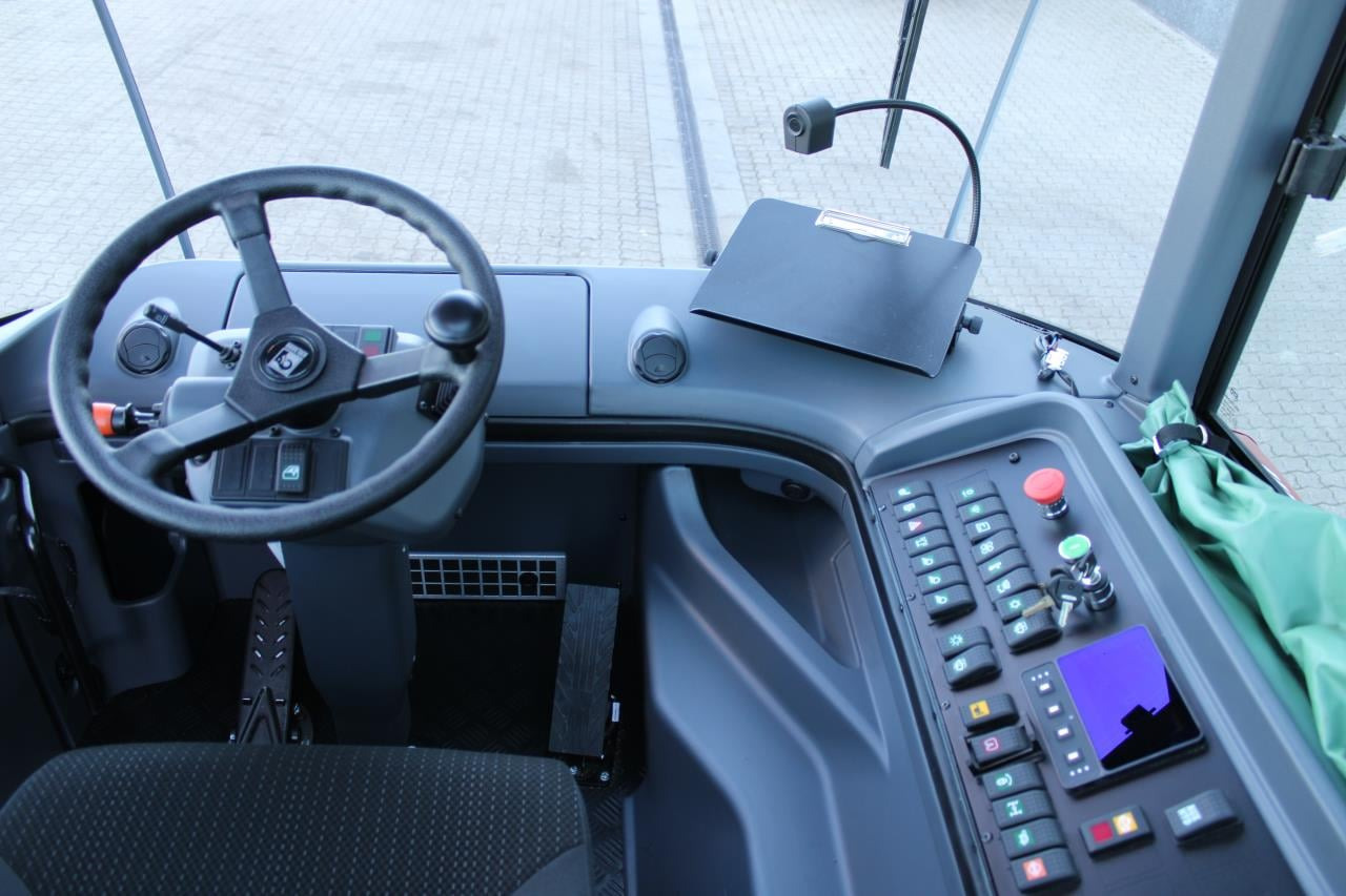 Kalmar TRL618I 4X4 - جرار المحطة: صورة 4 Kalmar TRL618I 4X4 - جرار المحطة: صورة 4