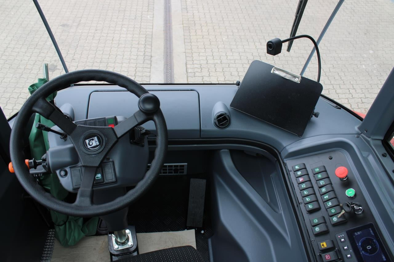 Kalmar TRL618I 4X4 - جرار المحطة: صورة 4 Kalmar TRL618I 4X4 - جرار المحطة: صورة 4