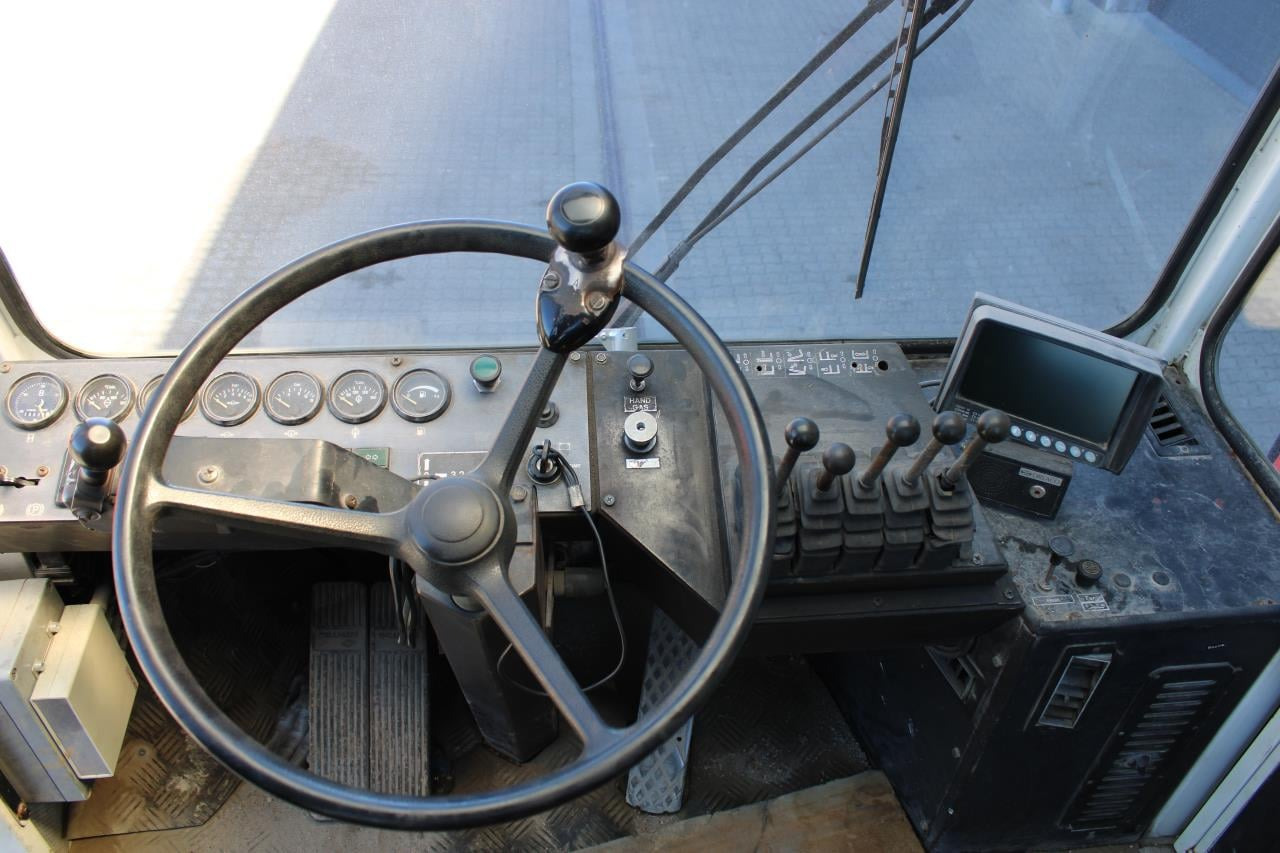 SveTruck 32120-47 - رافعة شوكية ديزل: صورة 4 SveTruck 32120-47 - رافعة شوكية ديزل: صورة 4