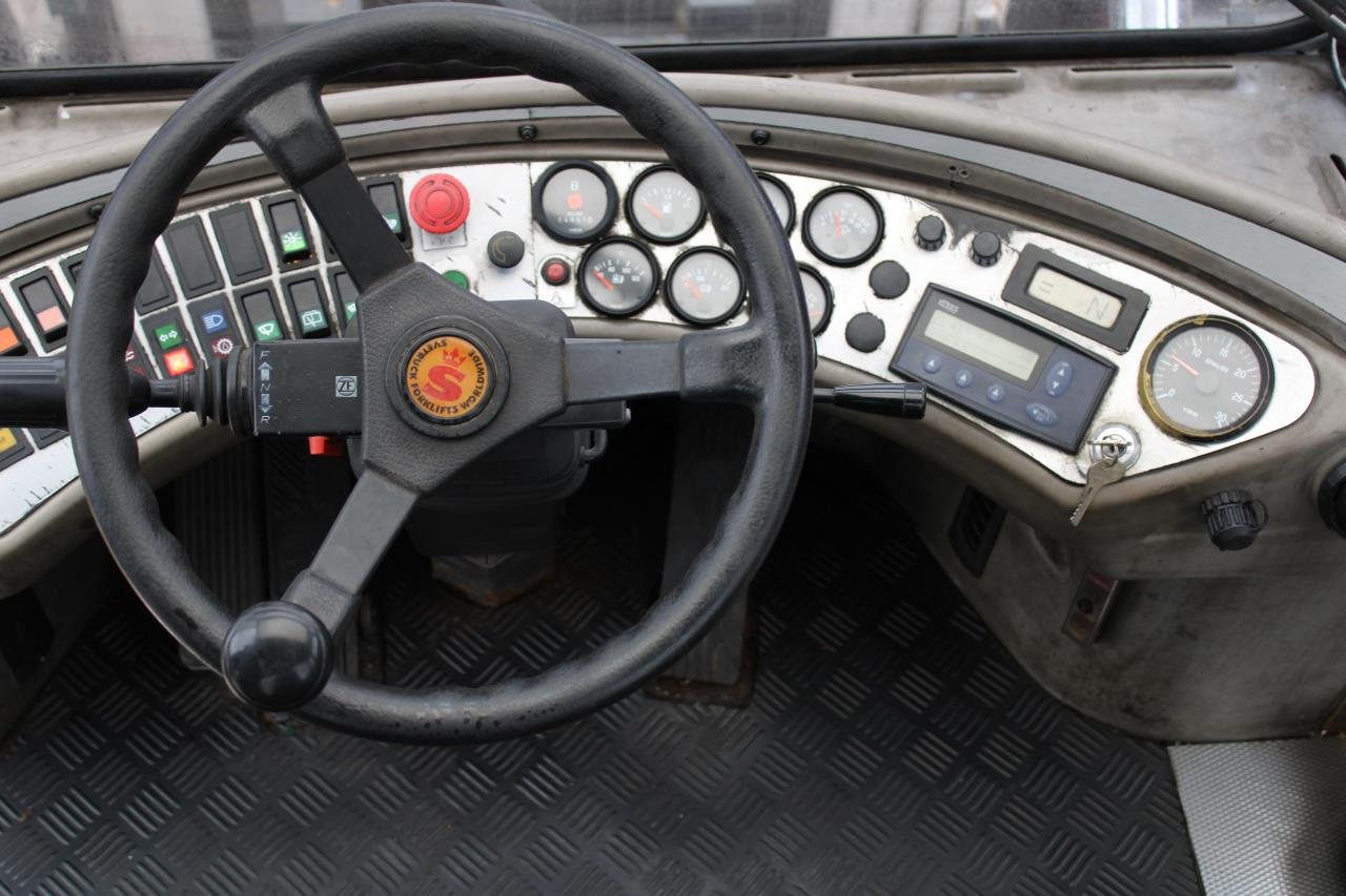SveTruck 32120-50 - رافعة شوكية ديزل: صورة 4 SveTruck 32120-50 - رافعة شوكية ديزل: صورة 4