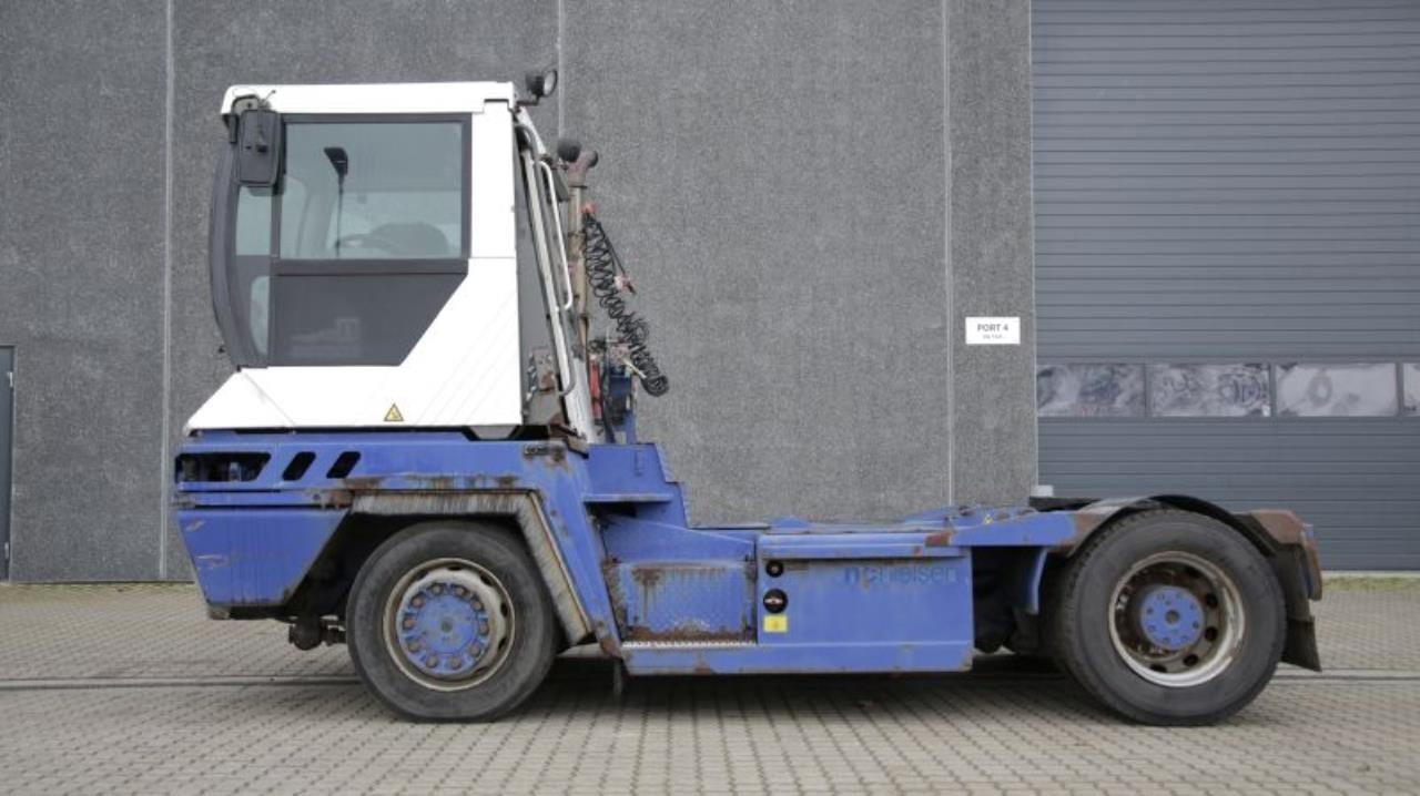 Terberg RT222 - جرار المحطة: صورة 1 Terberg RT222 - جرار المحطة: صورة 1