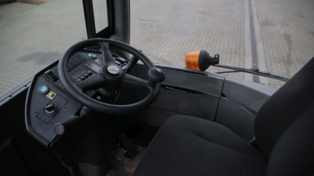 Terberg RT222 - جرار المحطة: صورة 4 Terberg RT222 - جرار المحطة: صورة 4