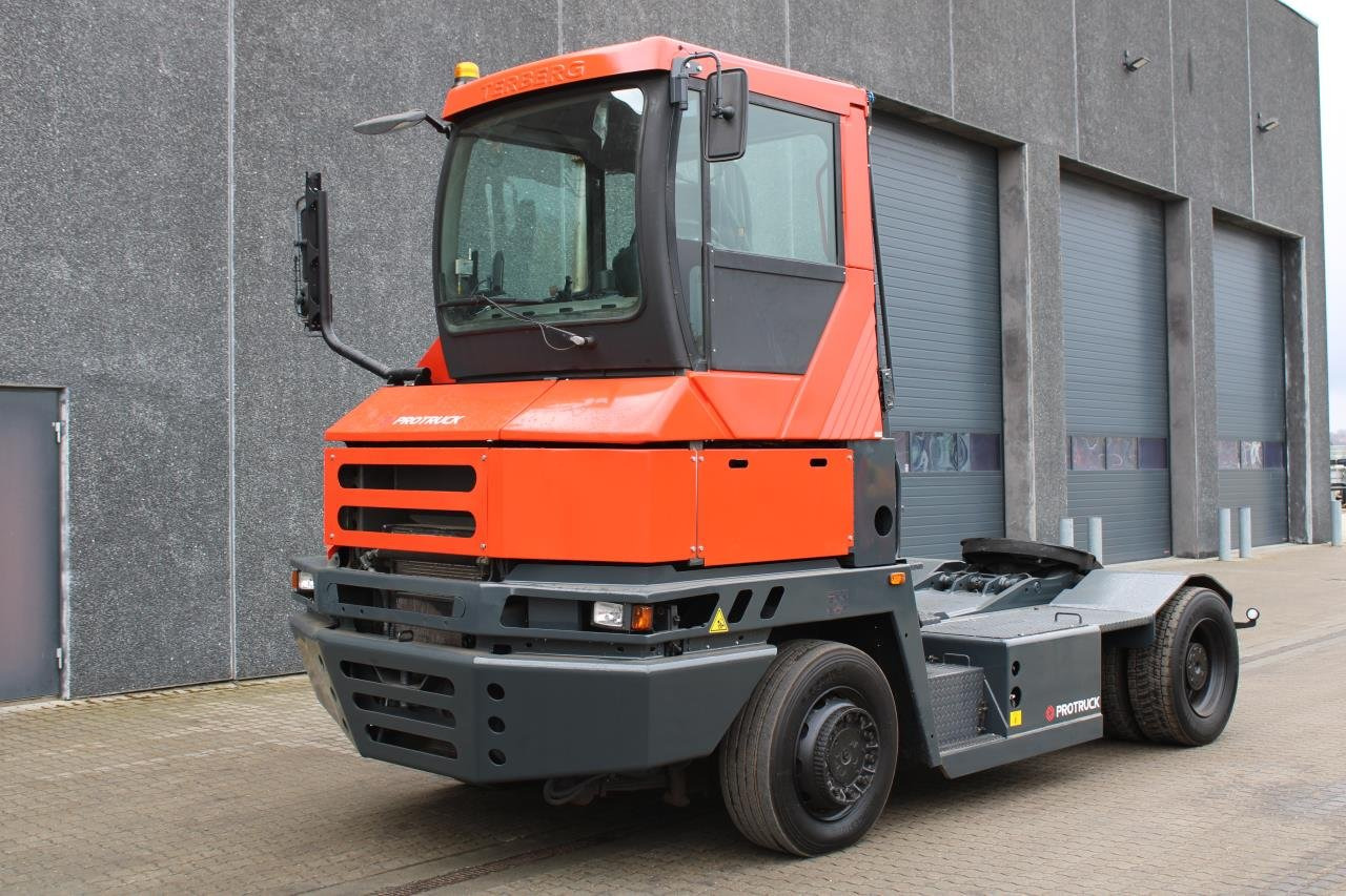 Terberg RT222 - جرار المحطة: صورة 2 Terberg RT222 - جرار المحطة: صورة 2