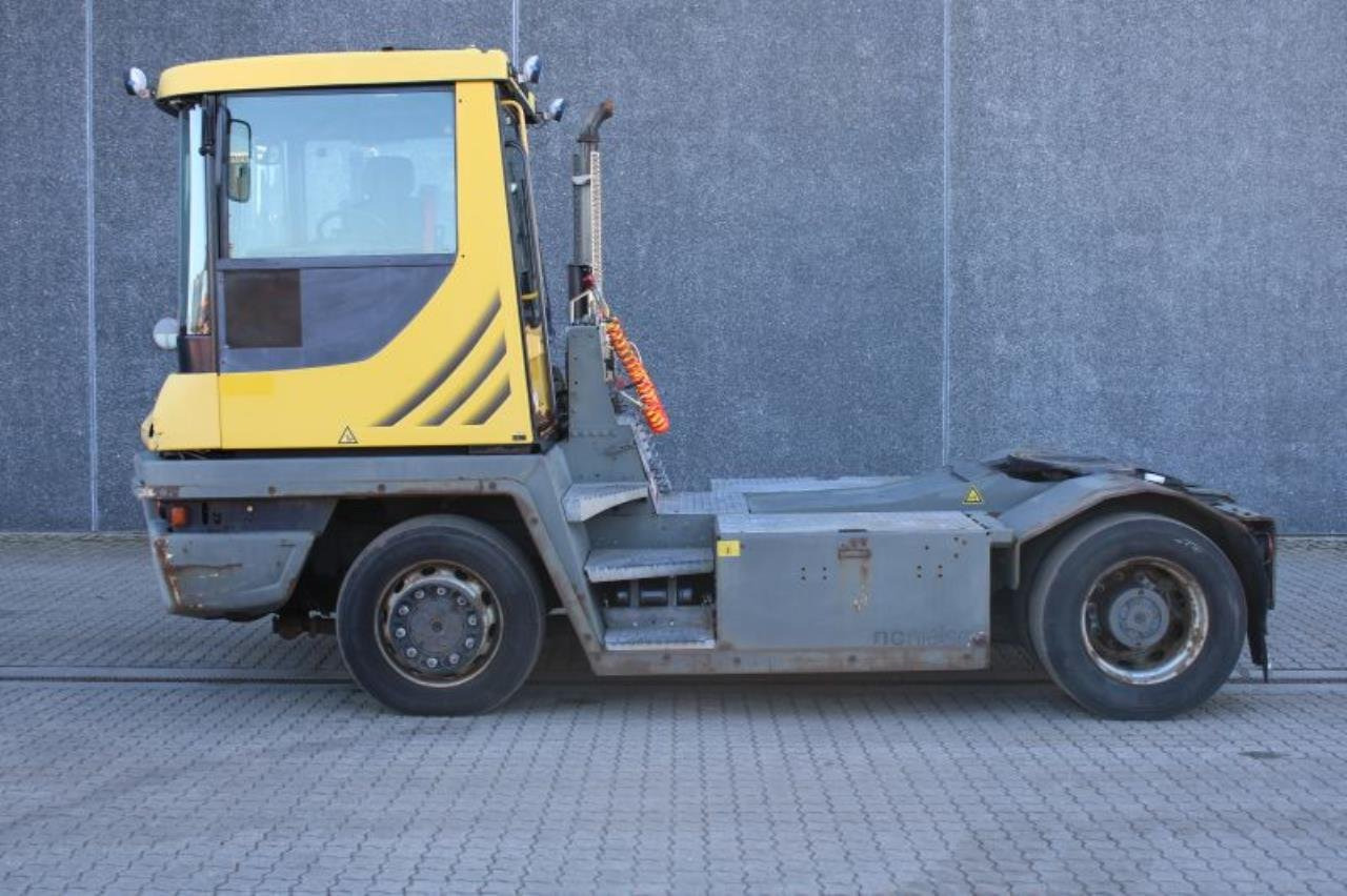 Terberg RT223 - جرار المحطة: صورة 1 Terberg RT223 - جرار المحطة: صورة 1