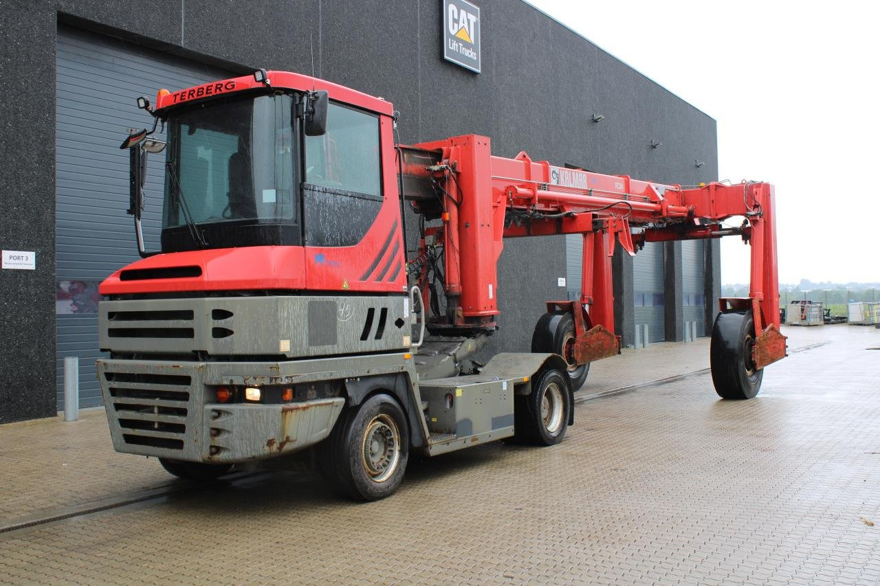 Terberg TT223 - جرار المحطة: صورة 2 Terberg TT223 - جرار المحطة: صورة 2