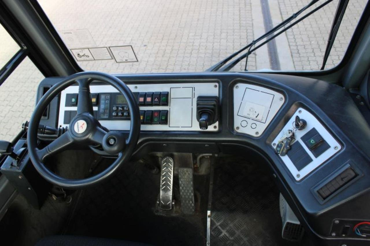 Terberg YT182 - جرار المحطة: صورة 4 Terberg YT182 - جرار المحطة: صورة 4