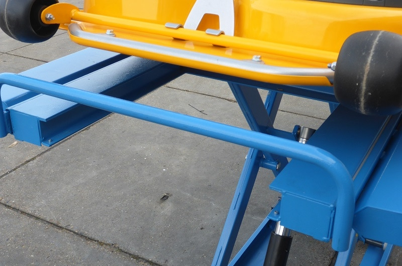 ASM0704H mower lift table - 1 meter wide table and ramp - معدات الورش: صورة 4 ASM0704H mower lift table - 1 meter wide table and ramp - معدات الورش: صورة 4
