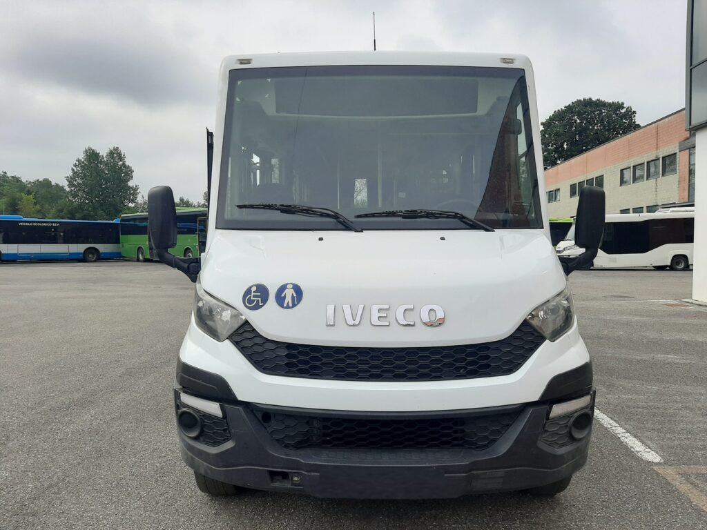 N.1 IVECO INDCAR MOBI – Anno 2015 - مركبة كوتش: صورة 2 N.1 IVECO INDCAR MOBI – Anno 2015 - مركبة كوتش: صورة 2