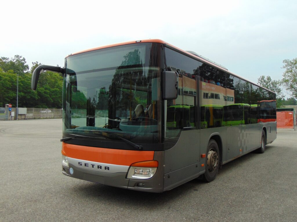 N.3 SETRA S 415 NF – Anno 2008 - حافلة سوبربان: صورة 3 N.3 SETRA S 415 NF – Anno 2008 - حافلة سوبربان: صورة 3