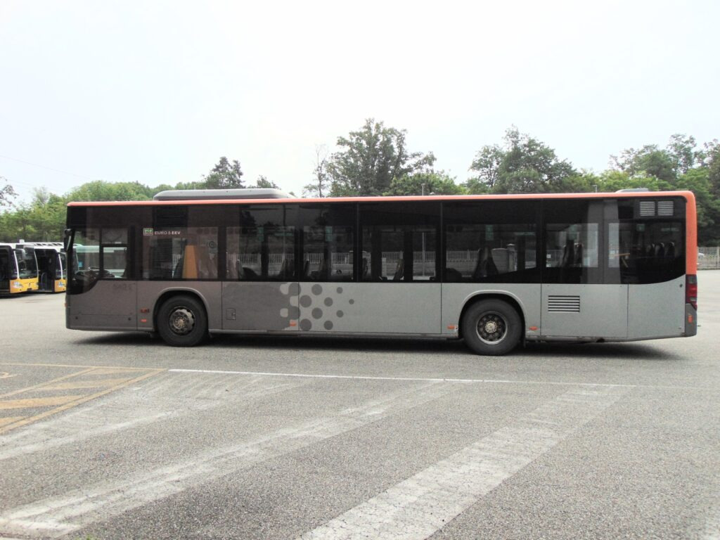 N.3 SETRA S 415 NF – Anno 2008 - حافلة سوبربان: صورة 4 N.3 SETRA S 415 NF – Anno 2008 - حافلة سوبربان: صورة 4