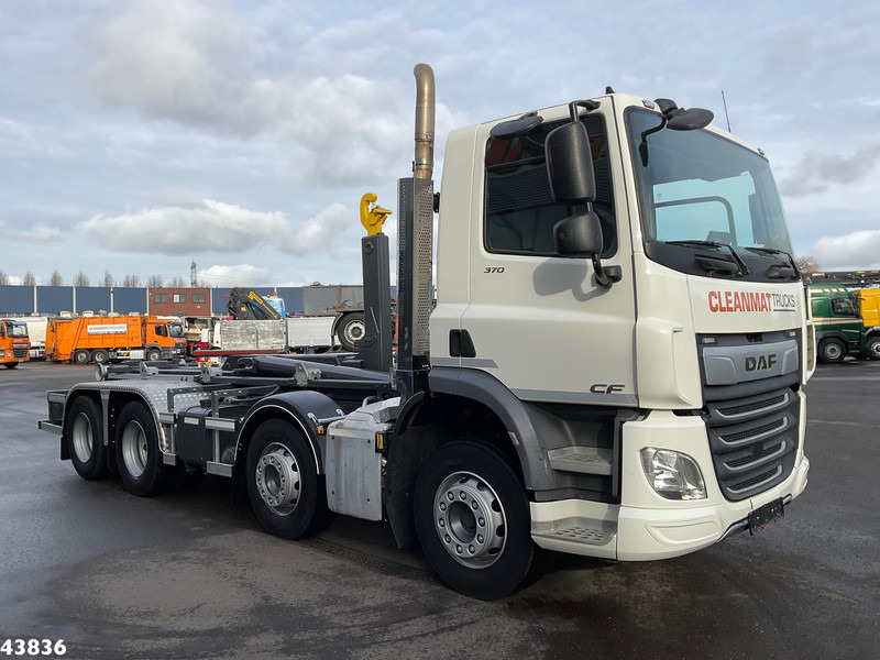 DAF FAC CF 370 8x2 NIEUWE Hyvalift 26 Ton haakarmsysteem!! Just 177.485 km! - شاحنة ذات خطاف: صورة 3 DAF FAC CF 370 8x2 NIEUWE Hyvalift 26 Ton haakarmsysteem!! Just 177.485 km! - شاحنة ذات خطاف: صورة 3