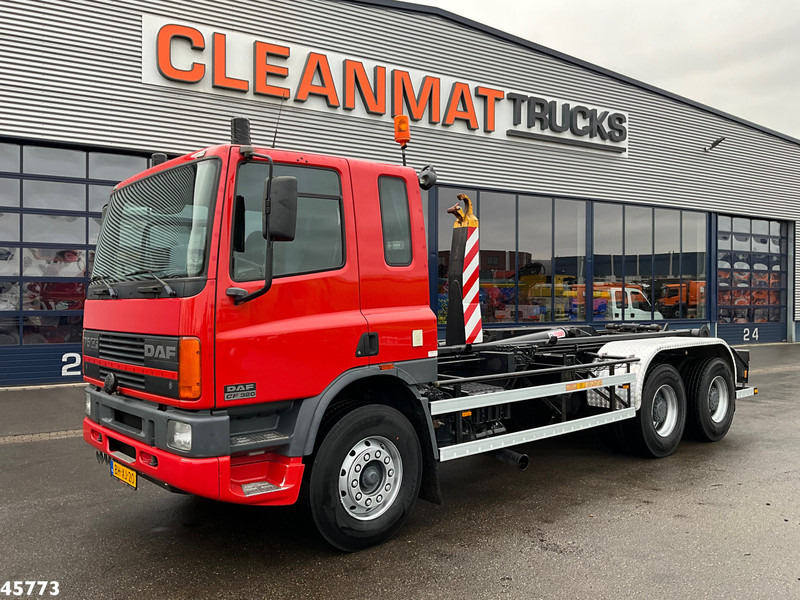 DAF FAT 75.320 6x4 Full steel Hiab 17 Ton haakarmsysteem Just 64.623 Km! - شاحنة ذات خطاف: صورة 2 DAF FAT 75.320 6x4 Full steel Hiab 17 Ton haakarmsysteem Just 64.623 Km! - شاحنة ذات خطاف: صورة 2