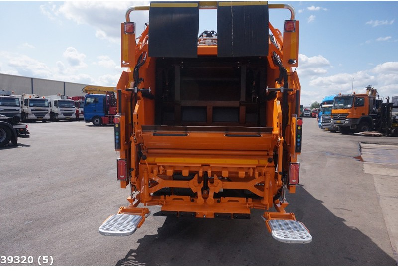 FUSO Canter 9C18 Geesink 7m³ - شاحنة النفايات: صورة 3 FUSO Canter 9C18 Geesink 7m³ - شاحنة النفايات: صورة 3