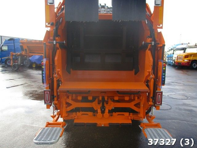 FUSO Canter 9C18 - شاحنة النفايات: صورة 3 FUSO Canter 9C18 - شاحنة النفايات: صورة 3