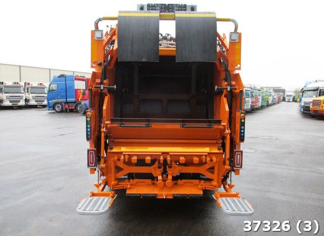 FUSO Canter 9C18 - شاحنة النفايات: صورة 3 FUSO Canter 9C18 - شاحنة النفايات: صورة 3