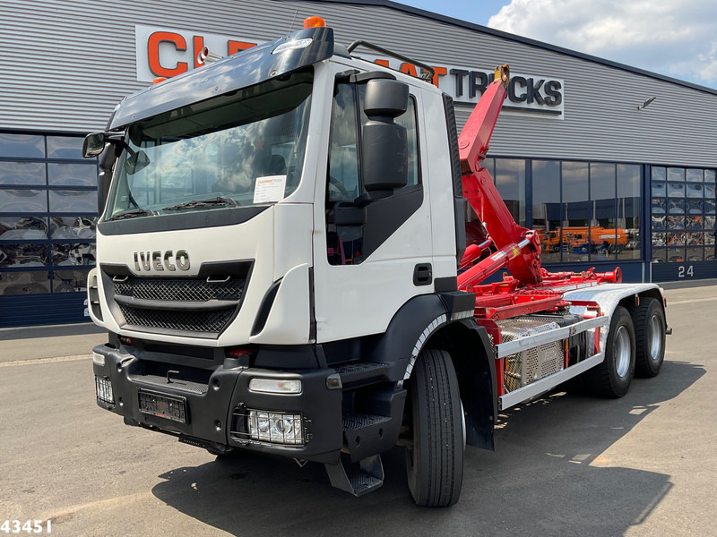 Iveco AD260T 6x4 Euro 6 AJK 20 haakarmsysteem - شاحنة ذات خطاف: صورة 1 Iveco AD260T 6x4 Euro 6 AJK 20 haakarmsysteem - شاحنة ذات خطاف: صورة 1