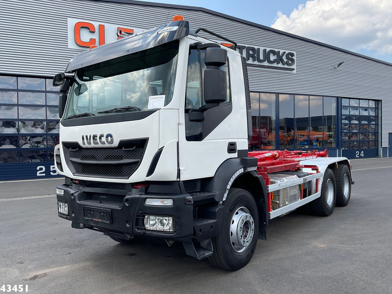 Iveco AD260T 6x4 Euro 6 AJK 20 haakarmsysteem - شاحنة ذات خطاف: صورة 2 Iveco AD260T 6x4 Euro 6 AJK 20 haakarmsysteem - شاحنة ذات خطاف: صورة 2
