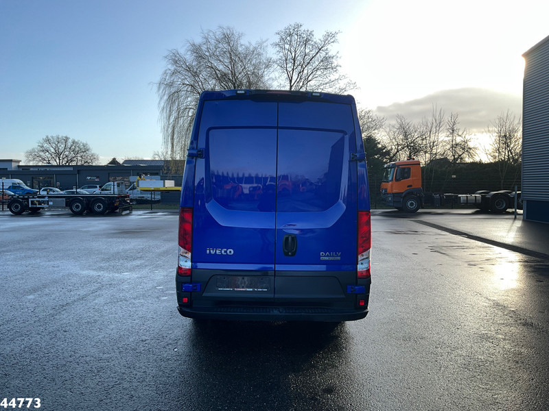 Iveco Daily 35C18 RIONED hogedrukwater installatie - شاحنة الشفط: صورة 4 Iveco Daily 35C18 RIONED hogedrukwater installatie - شاحنة الشفط: صورة 4