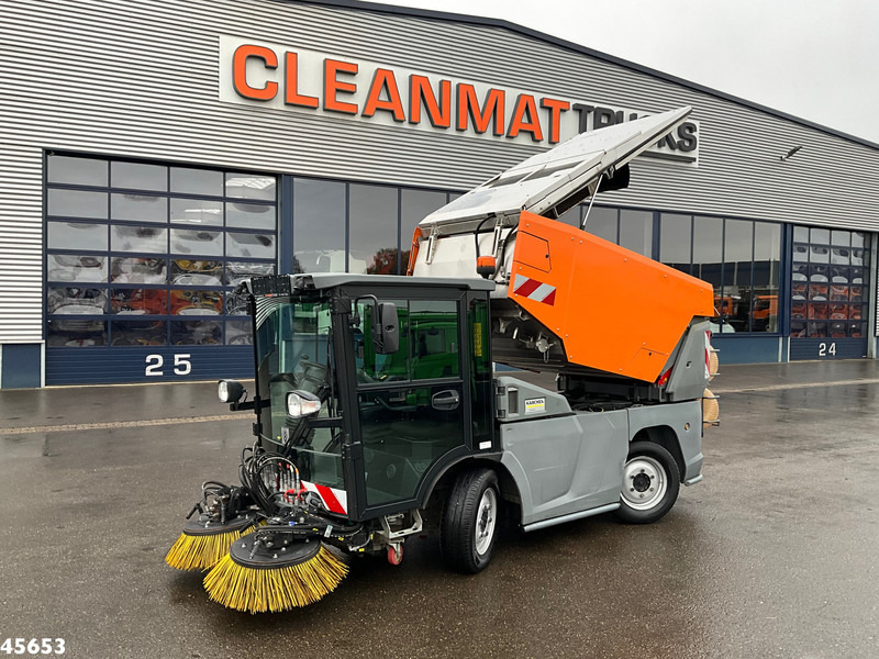 Kärcher MC 250 Just 16.579 km! - سياره كنس شوارع: صورة 1 Kärcher MC 250 Just 16.579 km! - سياره كنس شوارع: صورة 1