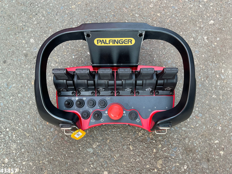 شاحنة كرين MAN F2000 6x6 Full Steel Manual Palfinger 68 Tonmeter Dachdecker kran Just 54.133 km!: صورة 18 شاحنة كرين MAN F2000 6x6 Full Steel Manual Palfinger 68 Tonmeter Dachdecker kran Just 54.133 km!: صورة 18