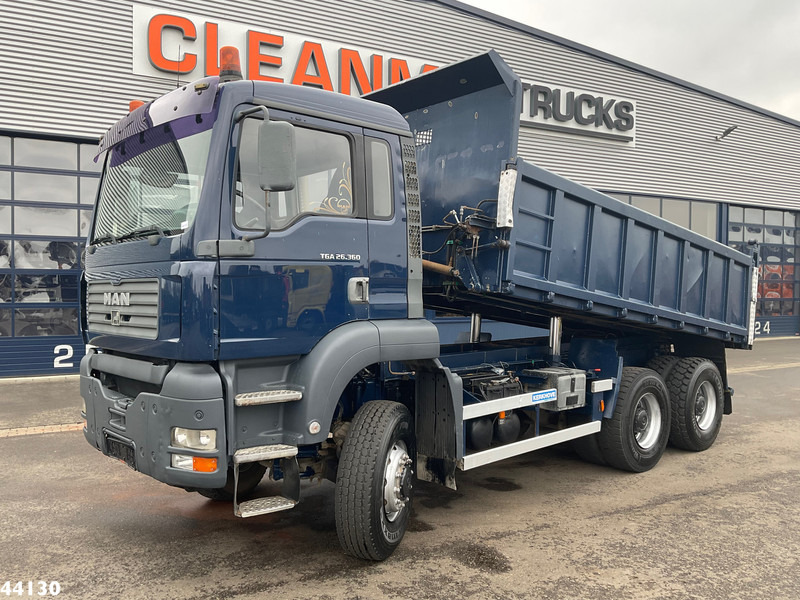 MAN TGA 33.363 6x6 Kipper 12m³ Manual Full steel - شاحنة قلاب: صورة 1 MAN TGA 33.363 6x6 Kipper 12m³ Manual Full steel - شاحنة قلاب: صورة 1