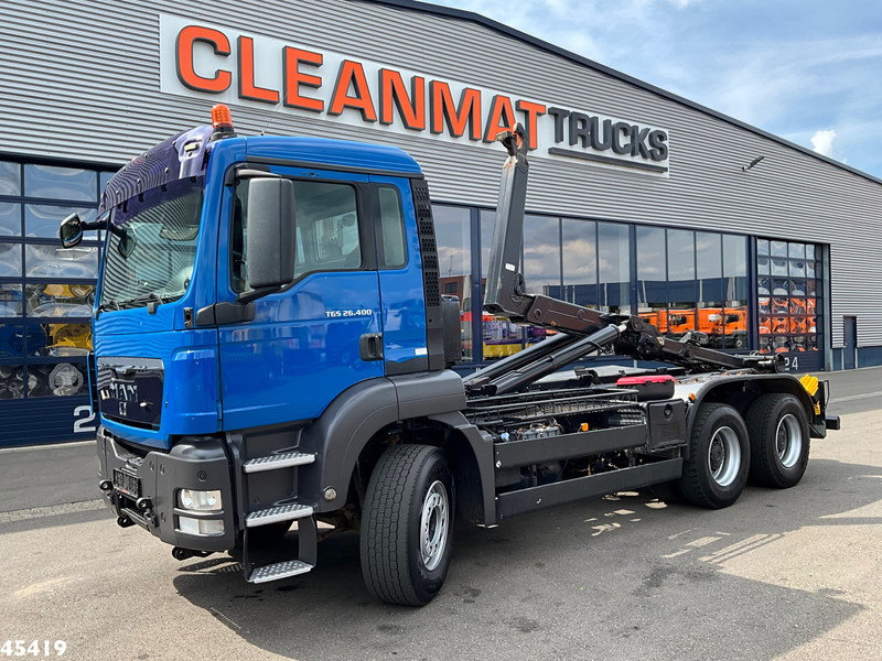 MAN TGS 26.400 6x4 Manual Full Steel Just 327.817 km! - شاحنة ذات خطاف: صورة 1 MAN TGS 26.400 6x4 Manual Full Steel Just 327.817 km! - شاحنة ذات خطاف: صورة 1
