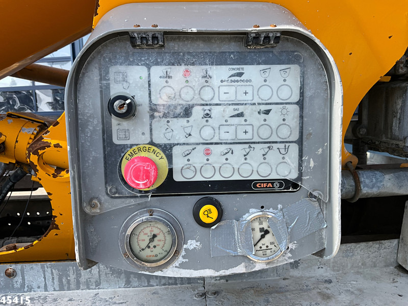 شاحنة خلاطة خرسانة MAN TGS 35.440 Euro 6 10x4 CIFA 12m³ Mixer + CIFA pump Just 200.228 km!: صورة 17