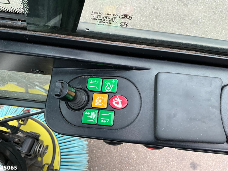 سياره كنس شوارع Mathieu MC 210 Azura Flex Euro 6 Just 8.800 km!: صورة 15
