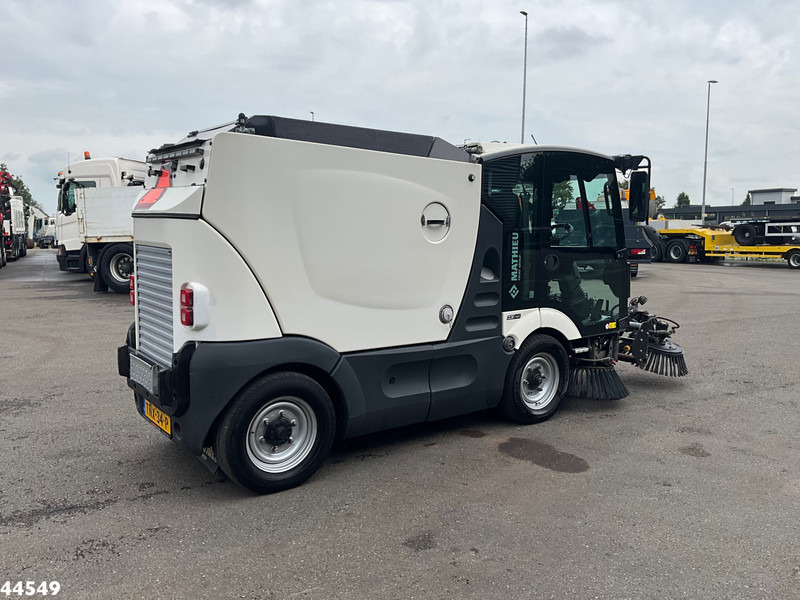 Mathieu MC 210 Azura Flex Euro 6 with 3-rd brush - سياره كنس شوارع: صورة 5 Mathieu MC 210 Azura Flex Euro 6 with 3-rd brush - سياره كنس شوارع: صورة 5