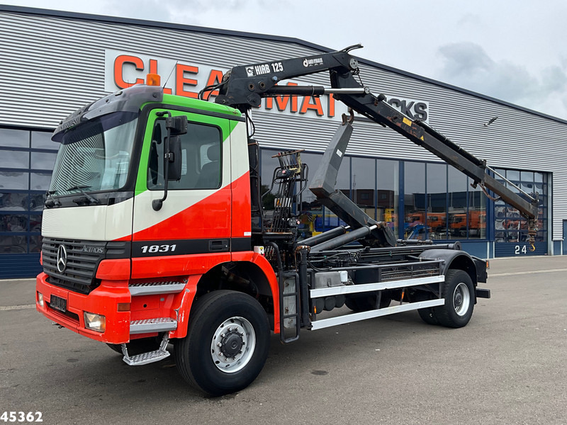 Mercedes-Benz Actros 1931 AK 4x4 Hiab 12 Tonmeter laadkraan - شاحنة ذات خطاف, شاحنة كرين: صورة 1 Mercedes-Benz Actros 1931 AK 4x4 Hiab 12 Tonmeter laadkraan - شاحنة ذات خطاف, شاحنة كرين: صورة 1