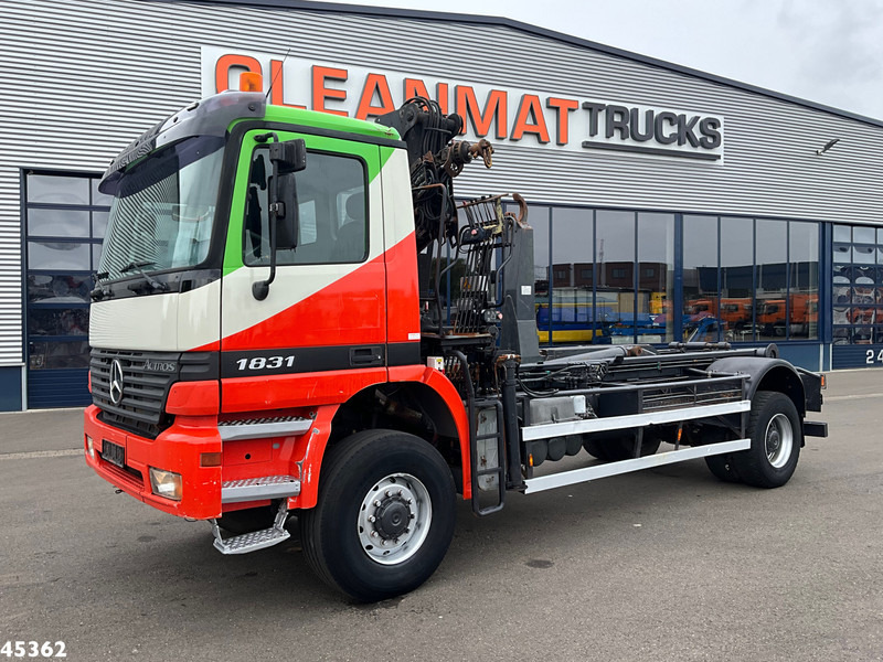 Mercedes-Benz Actros 1931 AK 4x4 Hiab 12 Tonmeter laadkraan - شاحنة ذات خطاف, شاحنة كرين: صورة 2 Mercedes-Benz Actros 1931 AK 4x4 Hiab 12 Tonmeter laadkraan - شاحنة ذات خطاف, شاحنة كرين: صورة 2