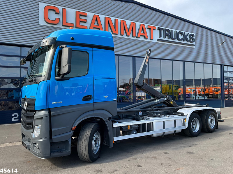 Mercedes-Benz Actros 2545 Euro 6 AJK 25 Tonmeter haakarmsysteem - شاحنة ذات خطاف: صورة 1 Mercedes-Benz Actros 2545 Euro 6 AJK 25 Tonmeter haakarmsysteem - شاحنة ذات خطاف: صورة 1