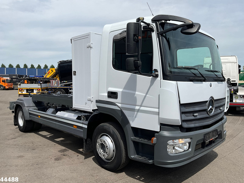 Mercedes-Benz Atego 1218 Euro 6 Manual 7 Ton haakarmsysteem - شاحنة ذات خطاف: صورة 3 Mercedes-Benz Atego 1218 Euro 6 Manual 7 Ton haakarmsysteem - شاحنة ذات خطاف: صورة 3