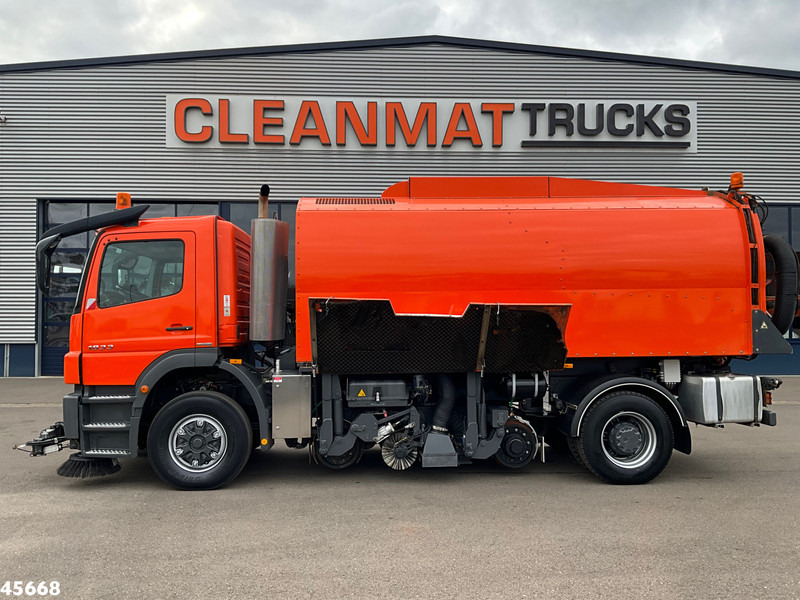 Mercedes-Benz Axor 1833 4x4 Schörling SORF Schienenreinigungs/Railway sweeper Just 38.680 Km! - سياره كنس شوارع: صورة 3 Mercedes-Benz Axor 1833 4x4 Schörling SORF Schienenreinigungs/Railway sweeper Just 38.680 Km! - سياره كنس شوارع: صورة 3