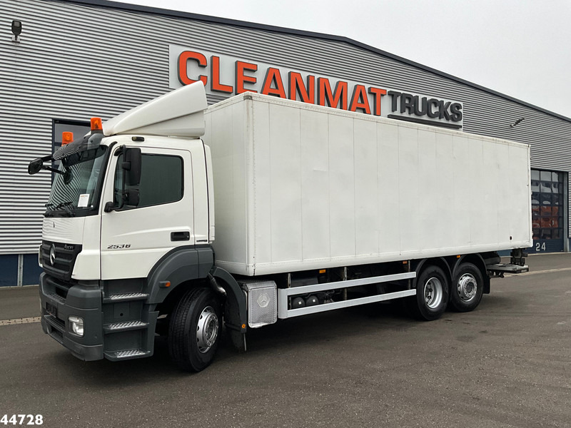 Mercedes-Benz Axor 2636 6x2 Dhollandia laadklep Just 265.901 km! - شاحنة مقفلة: صورة 2 Mercedes-Benz Axor 2636 6x2 Dhollandia laadklep Just 265.901 km! - شاحنة مقفلة: صورة 2