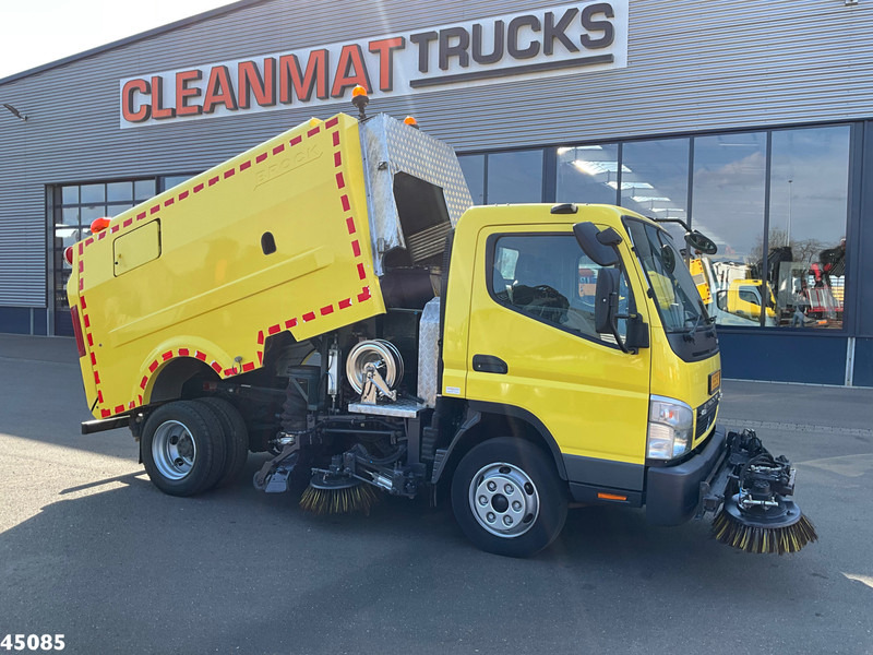 Mitsubishi Canter 7C15 Brock sweeper Just 94.095 km! - سياره كنس شوارع: صورة 1 Mitsubishi Canter 7C15 Brock sweeper Just 94.095 km! - سياره كنس شوارع: صورة 1