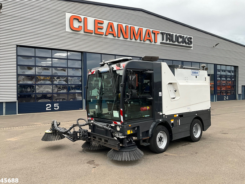 Schmidt Cleango Compact 500 Euro 6 with 3-rd brush Just 41.050 km! - سياره كنس شوارع: صورة 2 Schmidt Cleango Compact 500 Euro 6 with 3-rd brush Just 41.050 km! - سياره كنس شوارع: صورة 2