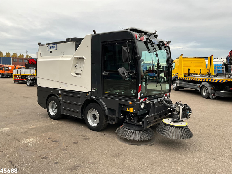 Schmidt Cleango Compact 500 Euro 6 with 3-rd brush Just 41.050 km! - سياره كنس شوارع: صورة 4 Schmidt Cleango Compact 500 Euro 6 with 3-rd brush Just 41.050 km! - سياره كنس شوارع: صورة 4