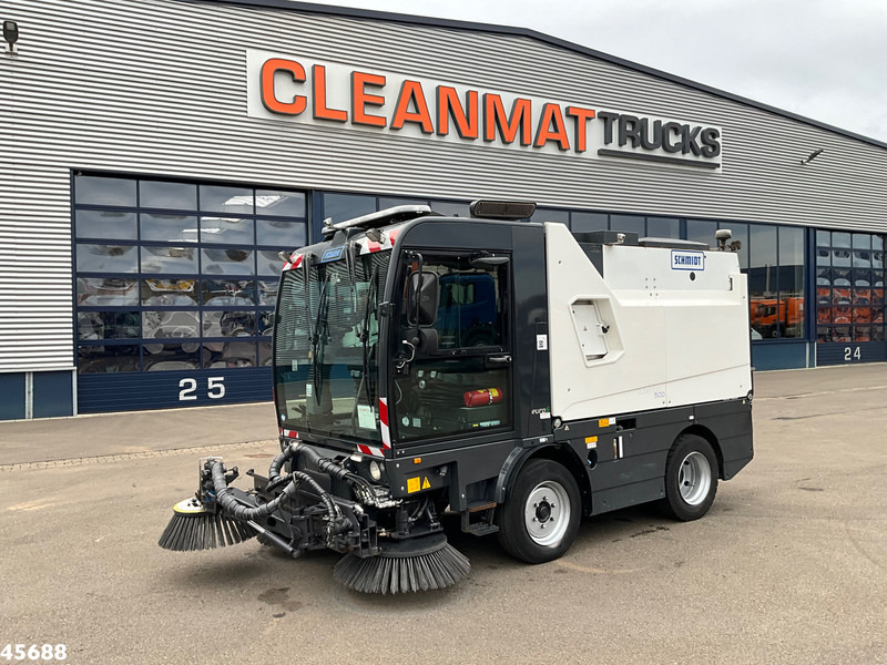 Schmidt Cleango Compact 500 Euro 6 with 3-rd brush Just 41.050 km! - سياره كنس شوارع: صورة 3 Schmidt Cleango Compact 500 Euro 6 with 3-rd brush Just 41.050 km! - سياره كنس شوارع: صورة 3