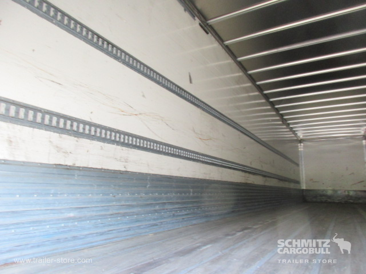 FRUEHAUF Dryfreight Standard Roller shutter door - نصف مقطورة صندوق مغلق: صورة 4 FRUEHAUF Dryfreight Standard Roller shutter door - نصف مقطورة صندوق مغلق: صورة 4