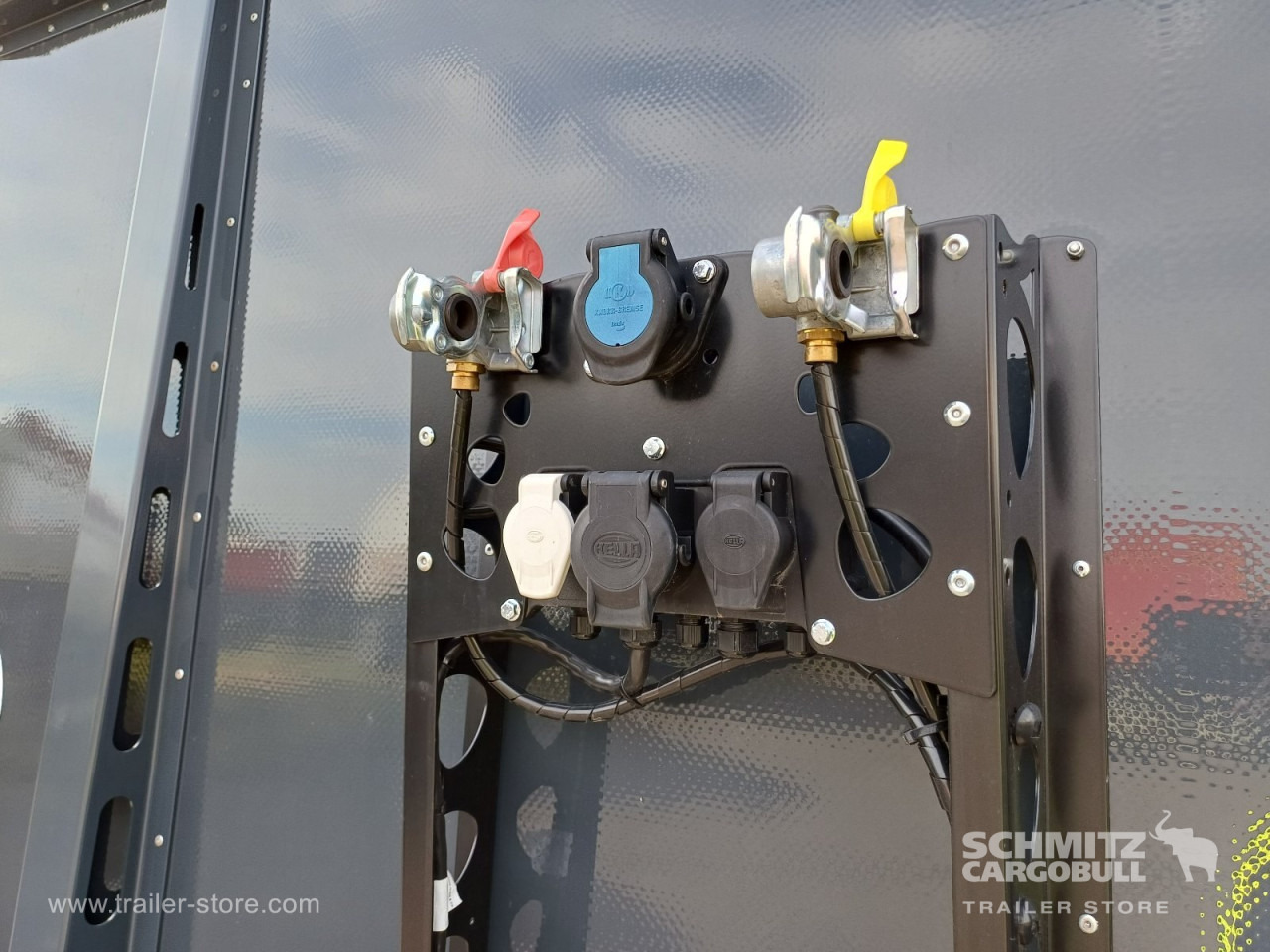 BERGER Auflieger Curtainsider Standard - نصف مقطورة ستارة: صورة 2 BERGER Auflieger Curtainsider Standard - نصف مقطورة ستارة: صورة 2