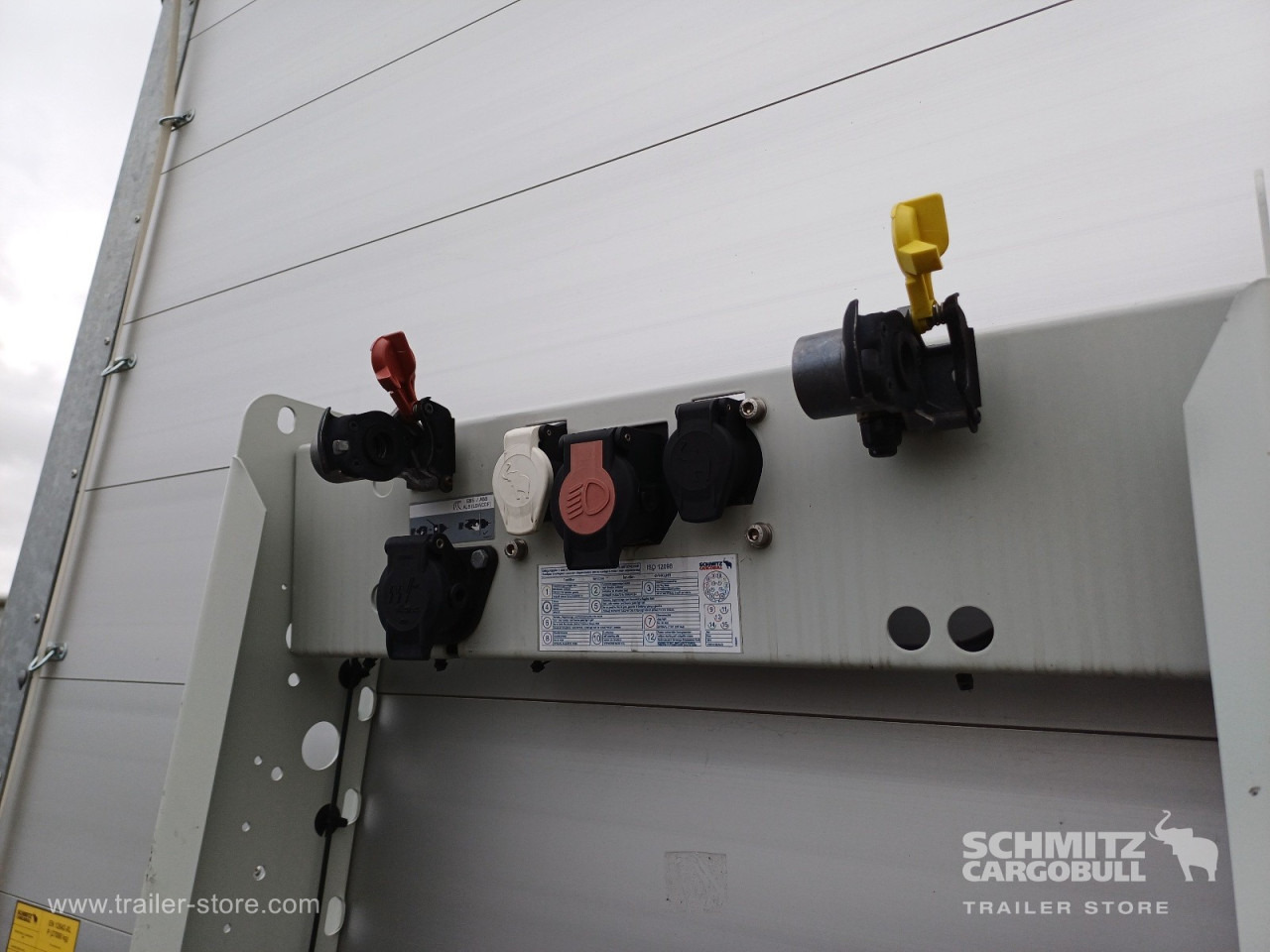 SCHMITZ Auflieger Curtainsider Standard - نصف مقطورة ستارة: صورة 2 SCHMITZ Auflieger Curtainsider Standard - نصف مقطورة ستارة: صورة 2