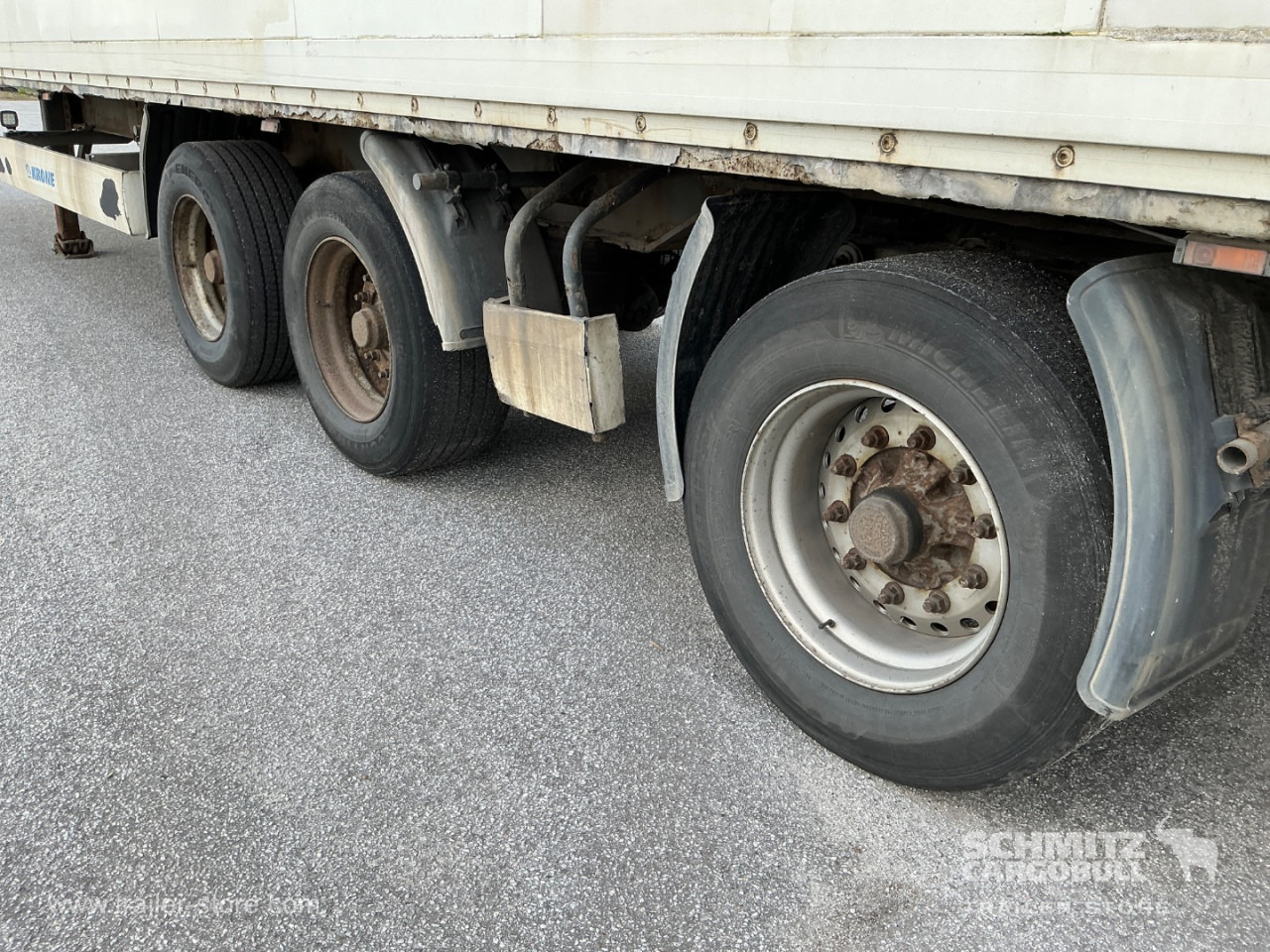 KRONE Dryfreight Standard Taillift - نصف مقطورة صندوق مغلق: صورة 2 KRONE Dryfreight Standard Taillift - نصف مقطورة صندوق مغلق: صورة 2
