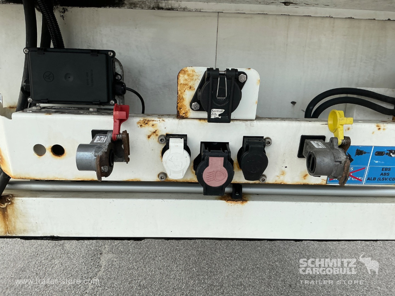 SCHMITZ Reefer Multitemp Double deck Taillift - نصف مقطورة متساوي الحرارة: صورة 4 SCHMITZ Reefer Multitemp Double deck Taillift - نصف مقطورة متساوي الحرارة: صورة 4