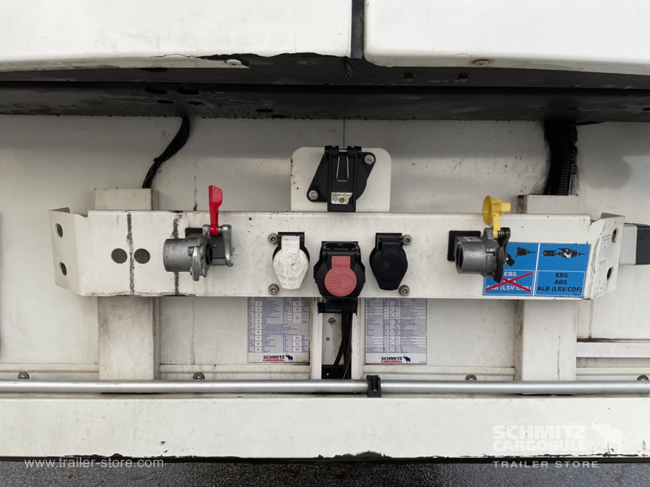 SCHMITZ Reefer Multitemp Double deck - نصف مقطورة متساوي الحرارة: صورة 4 SCHMITZ Reefer Multitemp Double deck - نصف مقطورة متساوي الحرارة: صورة 4
