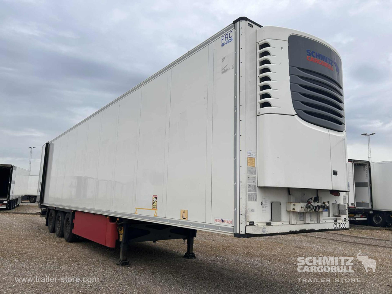 SCHMITZ Reefer Standard Double deck - نصف مقطورة متساوي الحرارة: صورة 1 SCHMITZ Reefer Standard Double deck - نصف مقطورة متساوي الحرارة: صورة 1