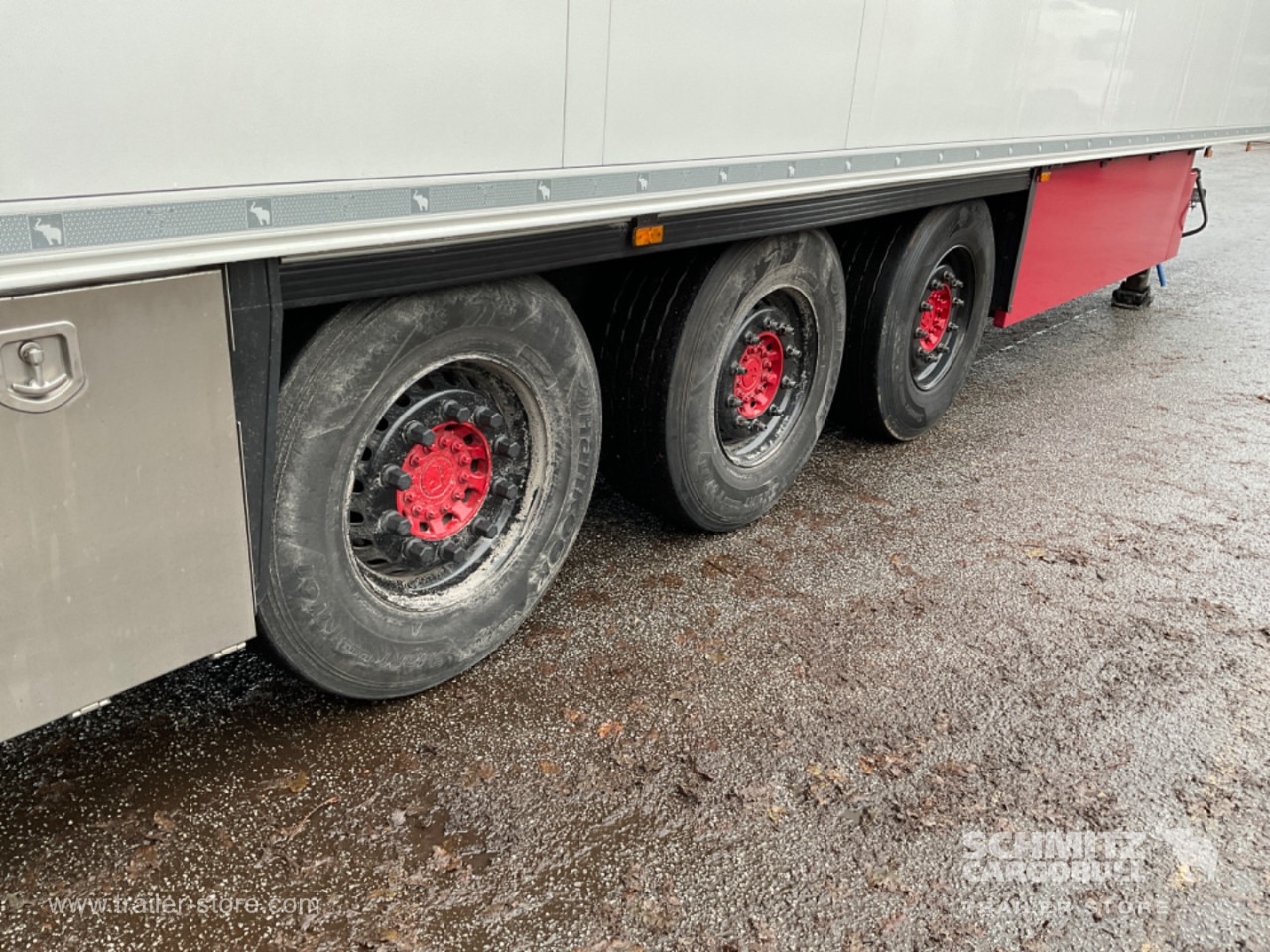 SCHMITZ Reefer Standard Taillift - نصف مقطورة متساوي الحرارة: صورة 3 SCHMITZ Reefer Standard Taillift - نصف مقطورة متساوي الحرارة: صورة 3