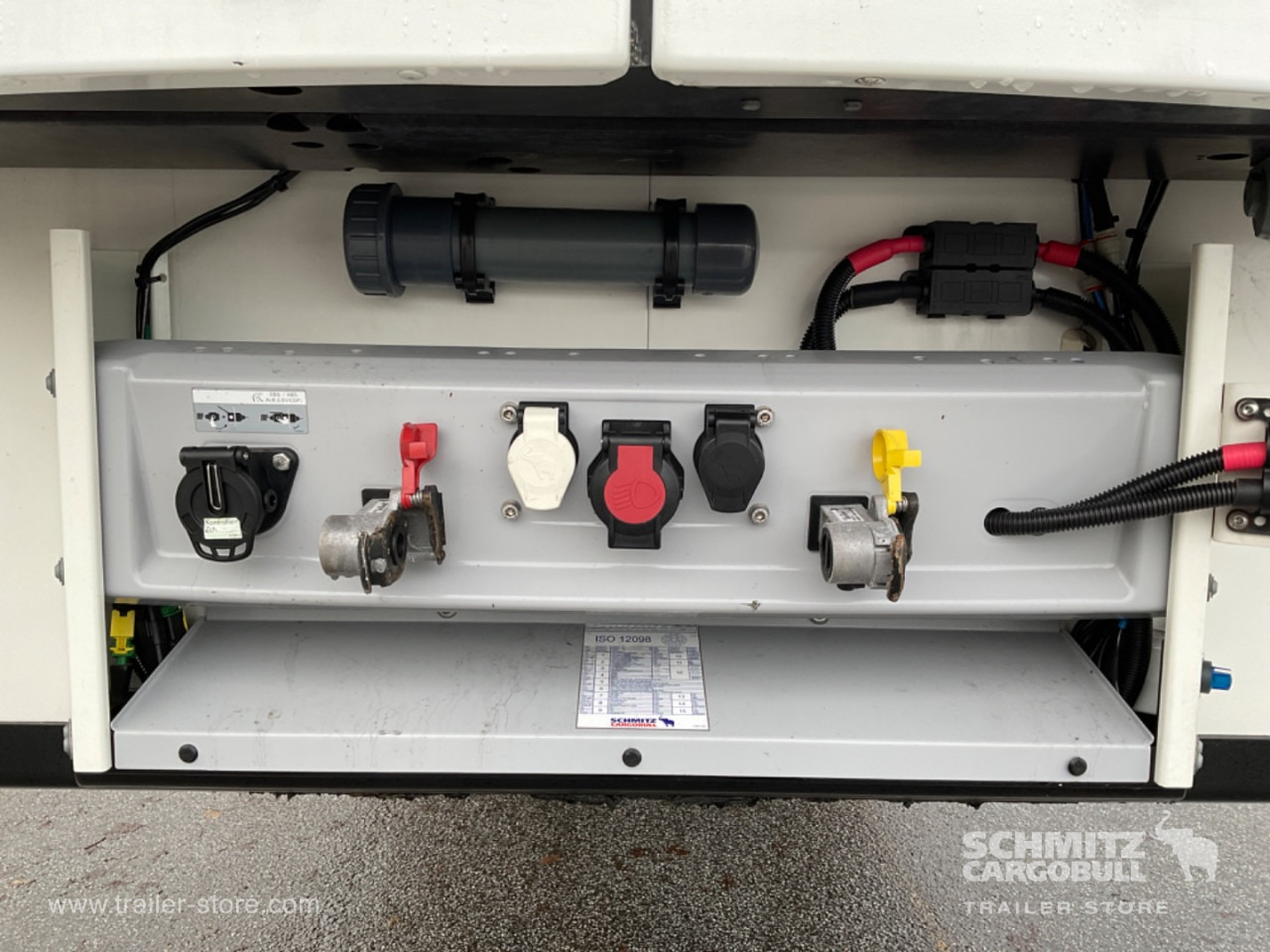 SCHMITZ Reefer Standard Taillift - نصف مقطورة متساوي الحرارة: صورة 4 SCHMITZ Reefer Standard Taillift - نصف مقطورة متساوي الحرارة: صورة 4